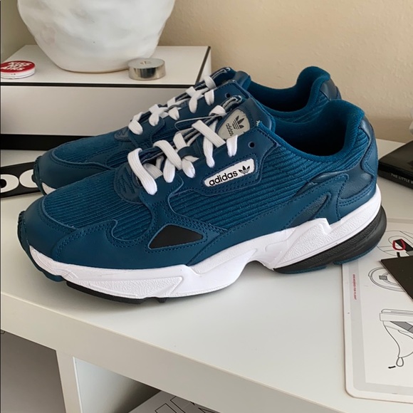NWT Adidas Falcon rare shoes - Picture 4 of 8